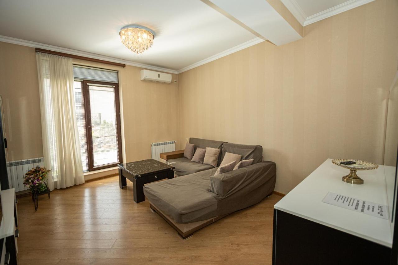Brand New Apartment With Terrace 第比利斯 外观 照片